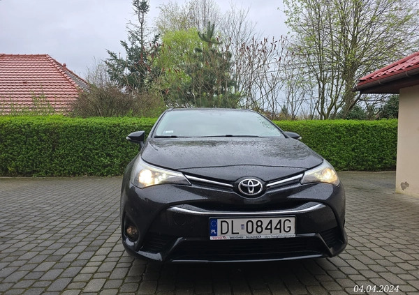 Toyota Avensis cena 49000 przebieg: 138092, rok produkcji 2015 z Żarów małe 407